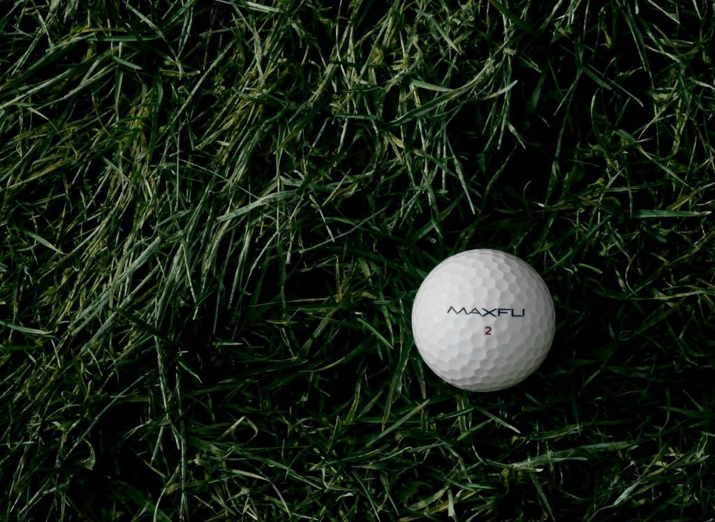 What is a Flyer Lie In Golf and How The Pros Play It